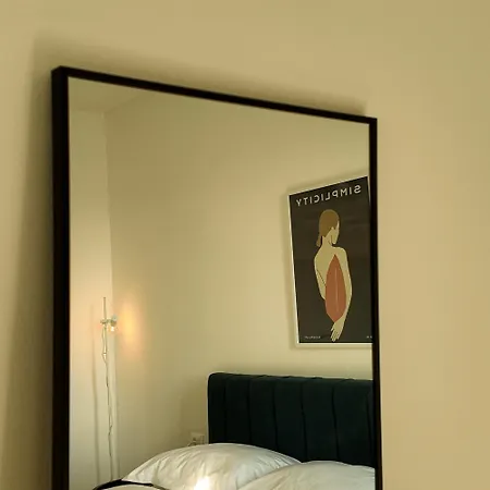 Bluemoon Retreat * 地拉那