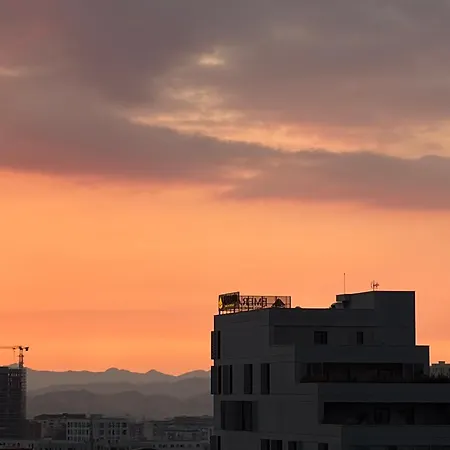 Bluemoon Retreat * 地拉那