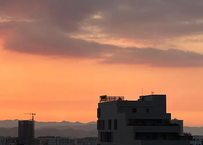 Bluemoon Retreat * 地拉那