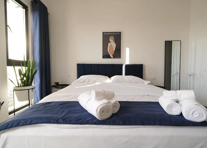 Bluemoon Retreat 酒店 *